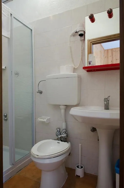 Hotel Capriolo Vidiciatico 3*,